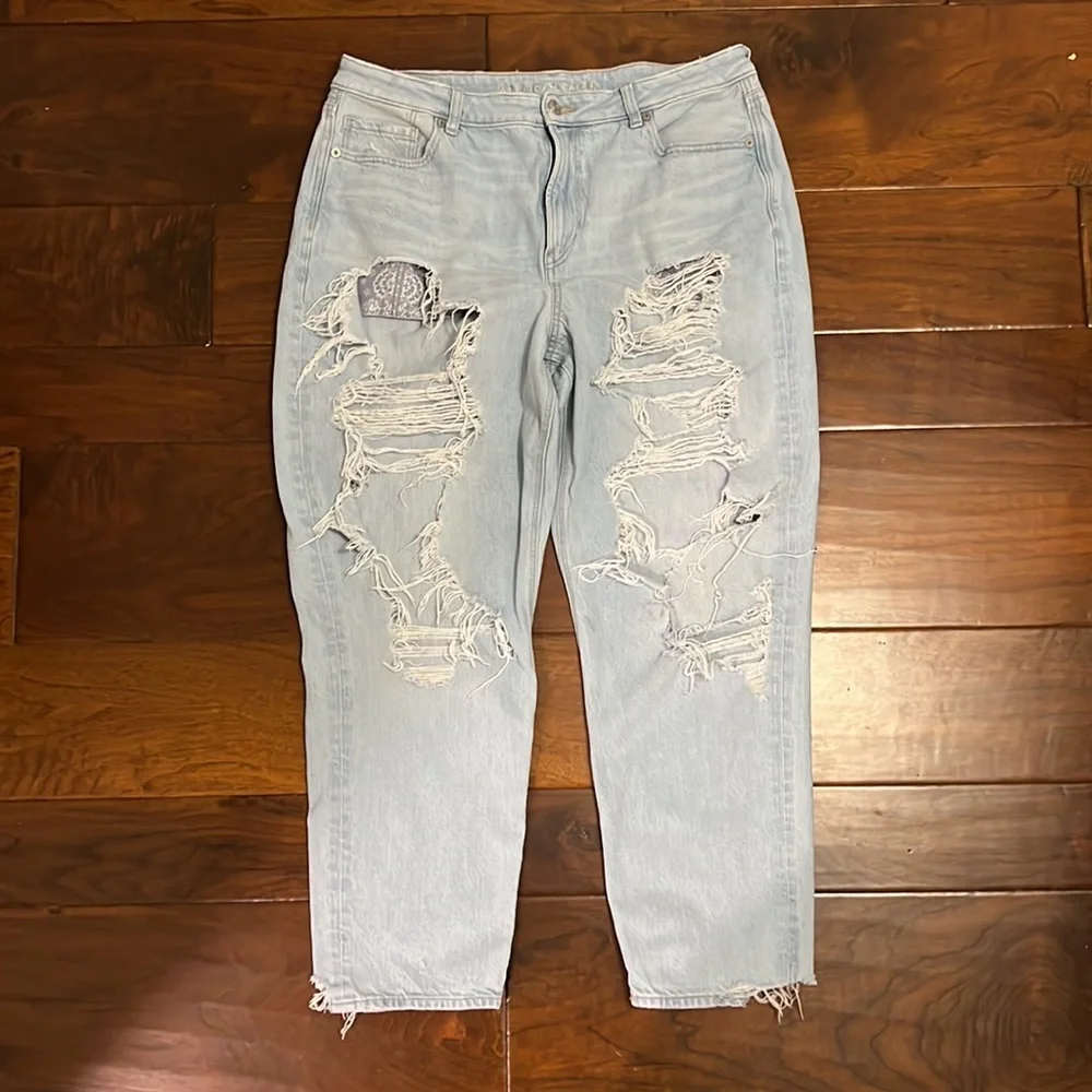 American Eagle Distressed Mom Jean - Picture 2 of 10